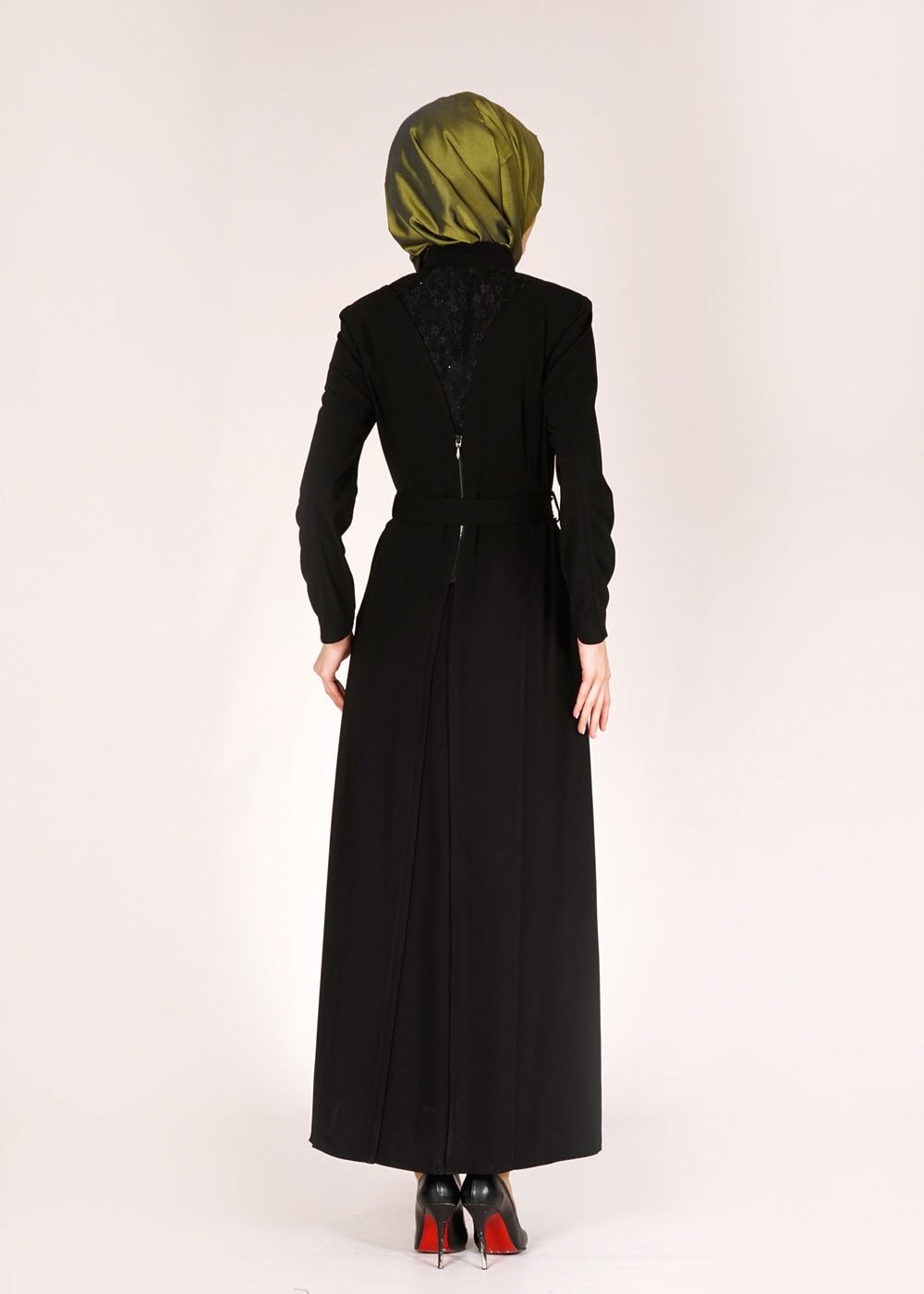 Tesettür giyim SİYAH ÇİÇEK İŞLEME DETAYLI DÜĞMELİ PARDESÜ 1523