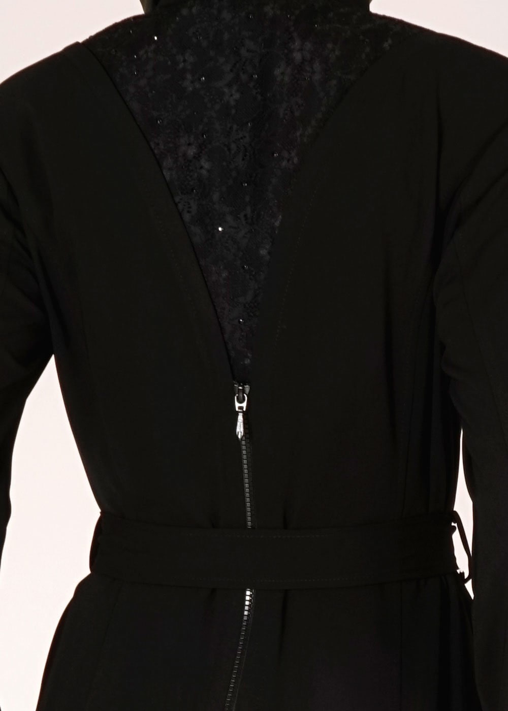 Tesettür giyim SİYAH ÇİÇEK İŞLEME DETAYLI DÜĞMELİ PARDESÜ 1523