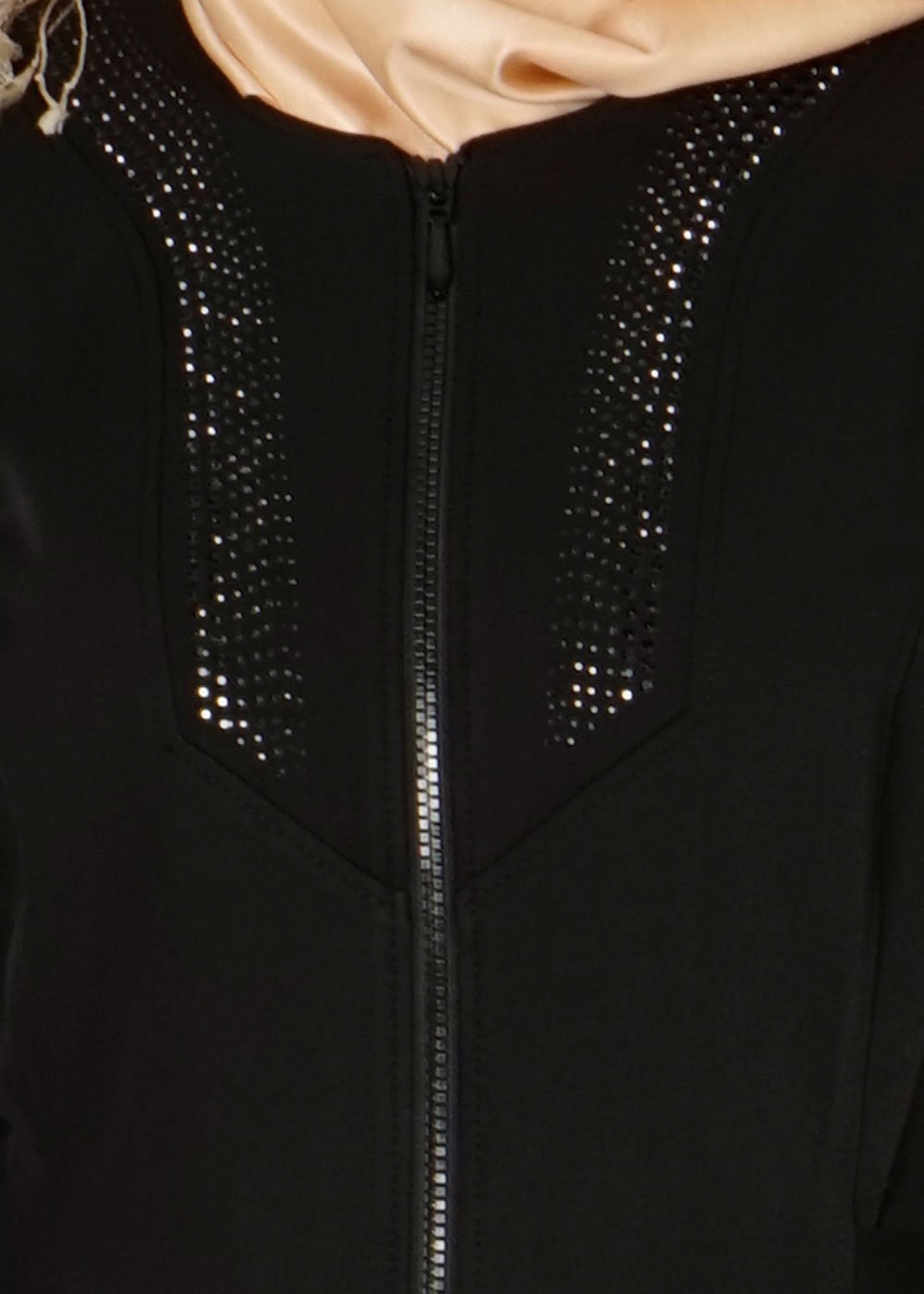 Tesettür giyim SİYAH TAŞ İŞLEMELİ FERMUARLI PARDESÜ 1524