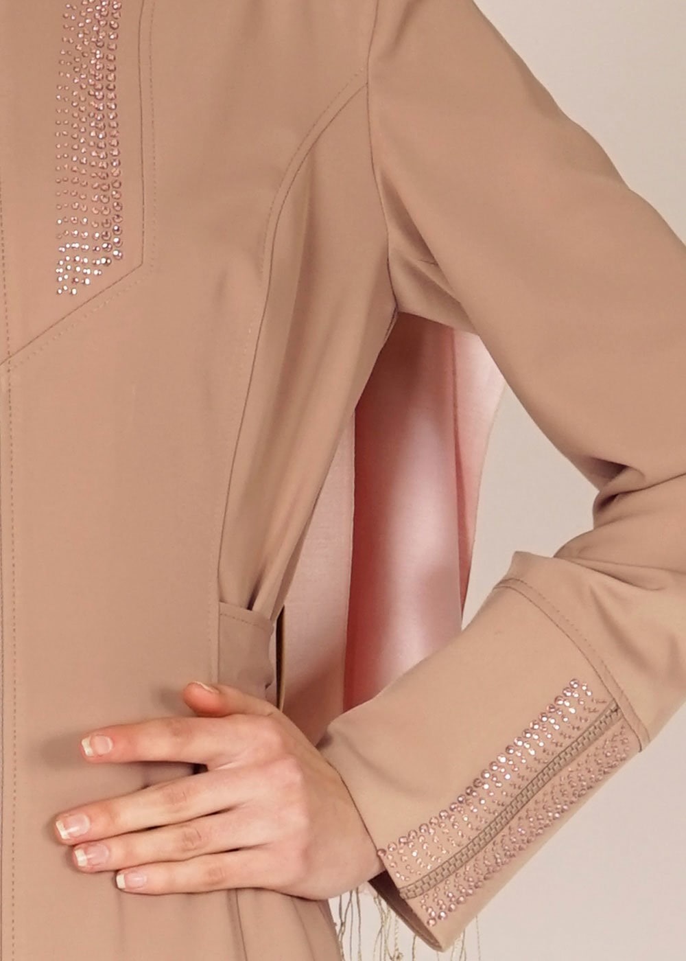 Tesettür giyim TABA TAŞ İŞLEMELİ FERMUARLI PARDESÜ 1524