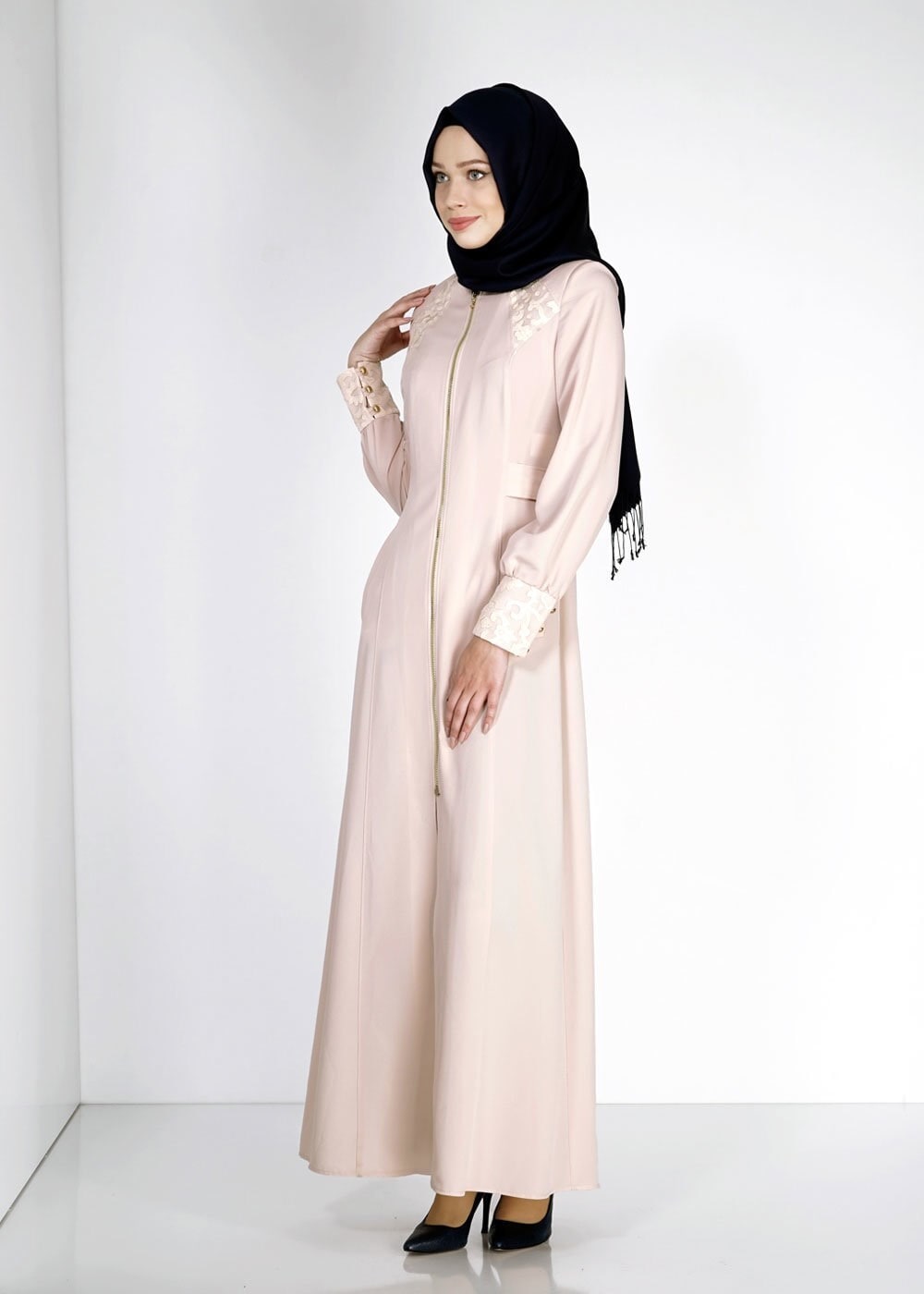 Tesettür giyim BEJ DESENLİ FERMUAR DETAYLI PARDESÜ 1540