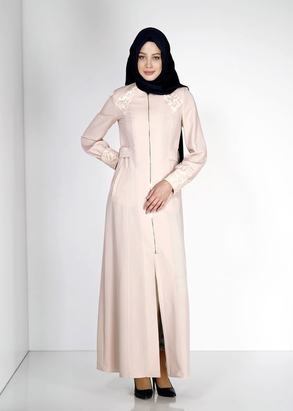 Tesettür giyim BEJ DESENLİ FERMUAR DETAYLI PARDESÜ 1540