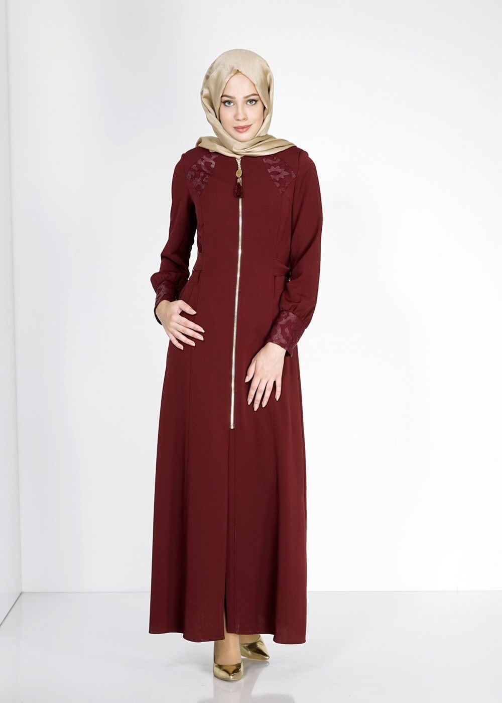 Tesettür giyim BORDO DESENLİ FERMUAR DETAYLI PARDESÜ 1540
