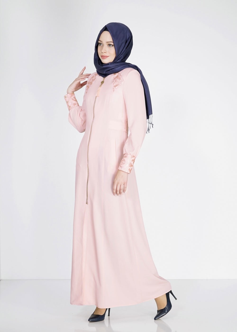 Tesettür giyim PUDRA DESENLİ FERMUAR DETAYLI PARDESÜ 1540
