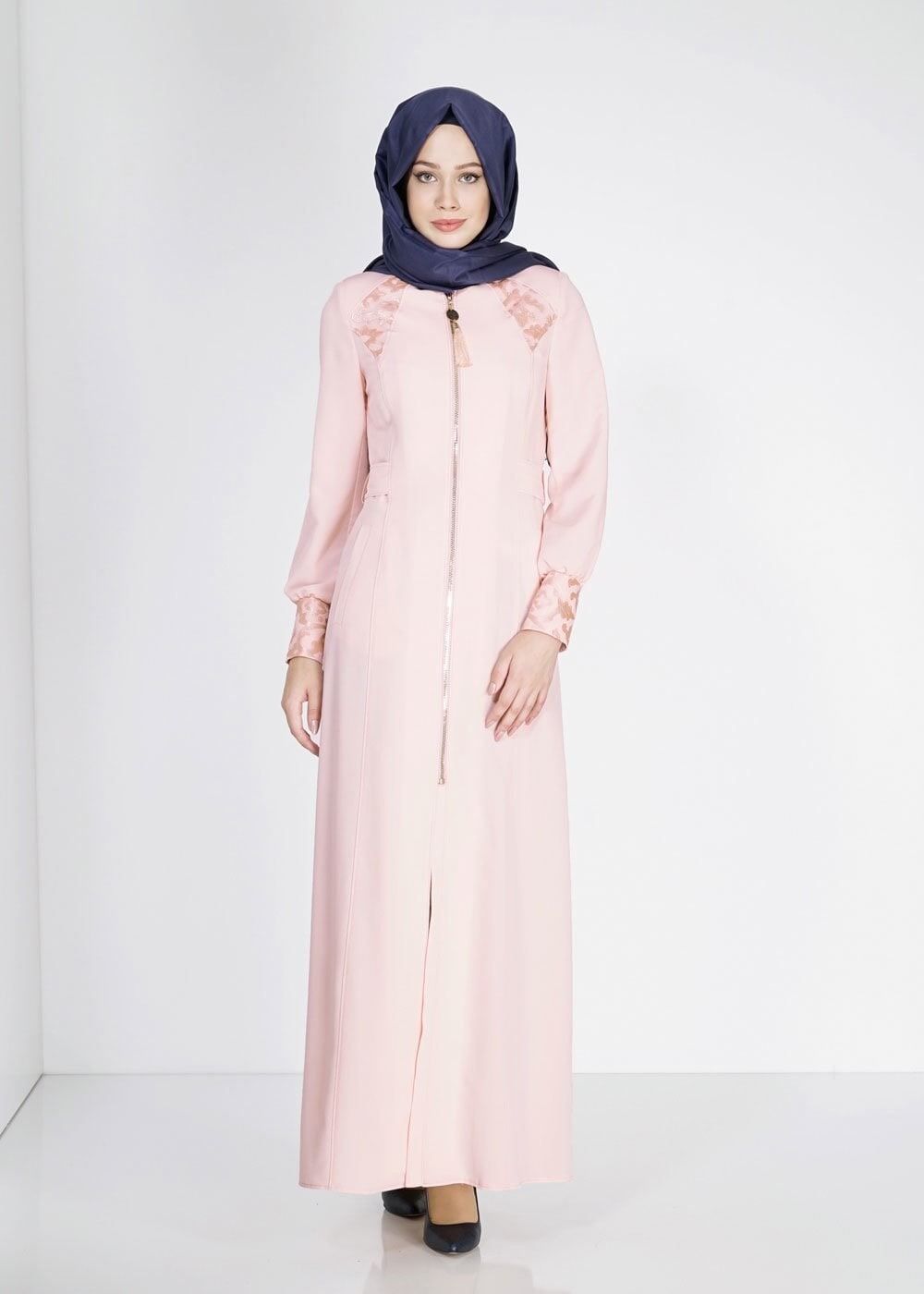 Tesettür giyim PUDRA DESENLİ FERMUAR DETAYLI PARDESÜ 1540