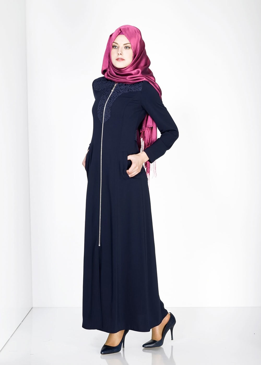Tesettür giyim LACİVERT İŞLEME DETAYLI FERMUARLI PARDESÜ 1541