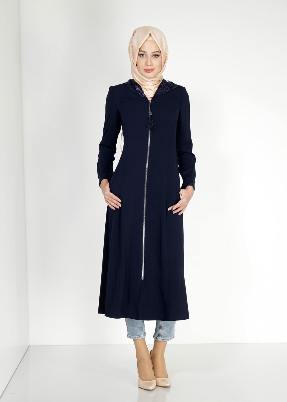 Tesettür giyim LACİVERT KAPÜŞONLU PUL PAYET DETAYLI PARDESÜ 1542