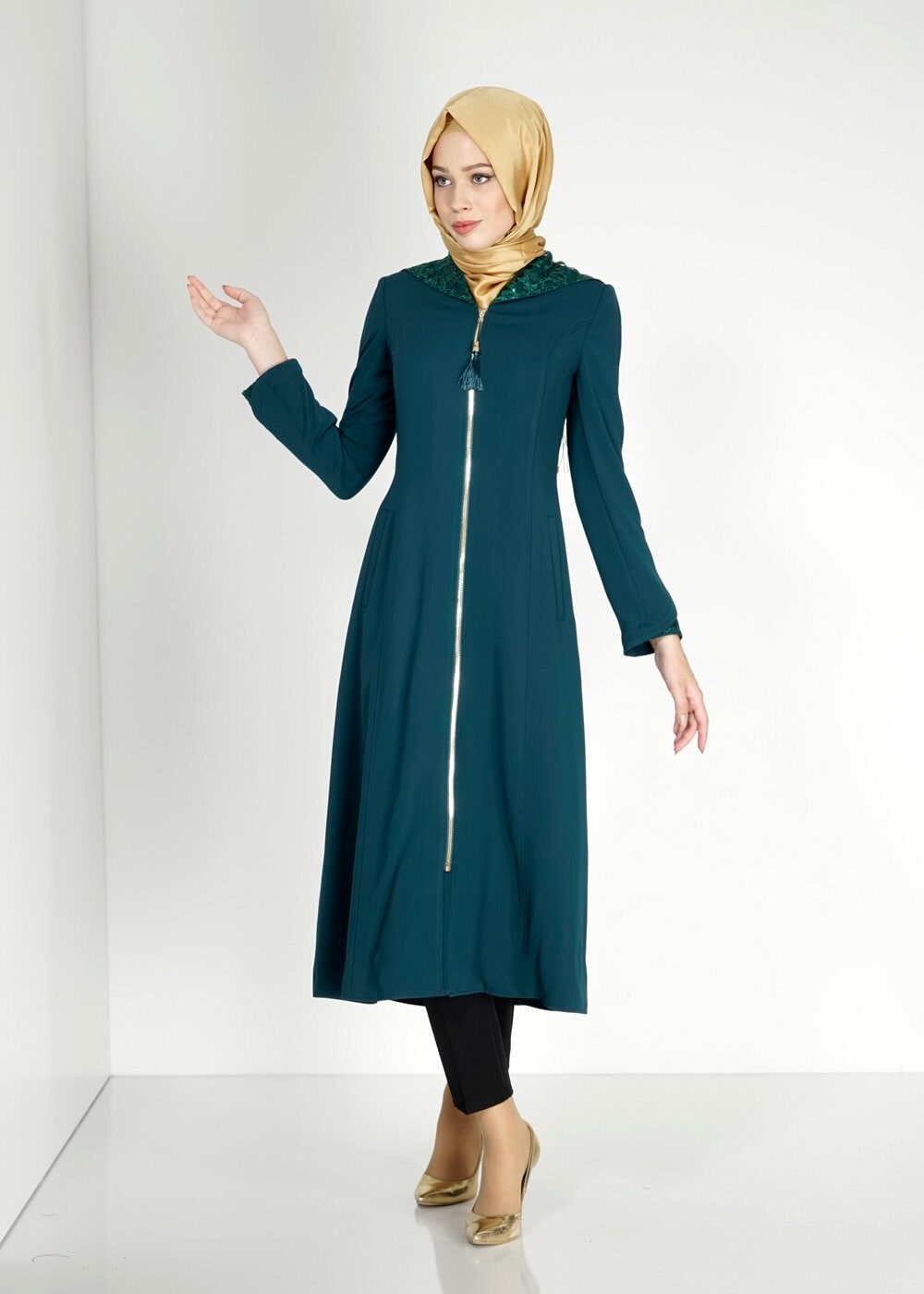 Tesettür giyim YEŞİL KAPÜŞONLU PUL PAYET DETAYLI PARDESÜ 1542