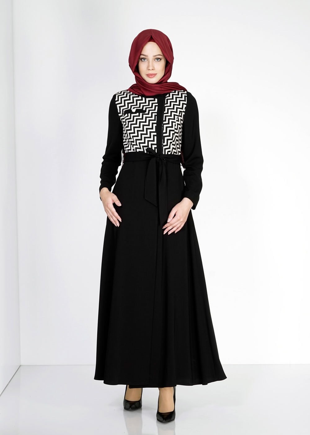 Tesettür giyim SİYAH ZİKZAK DESENLİ FERMUARLI PARDESÜ 1562
