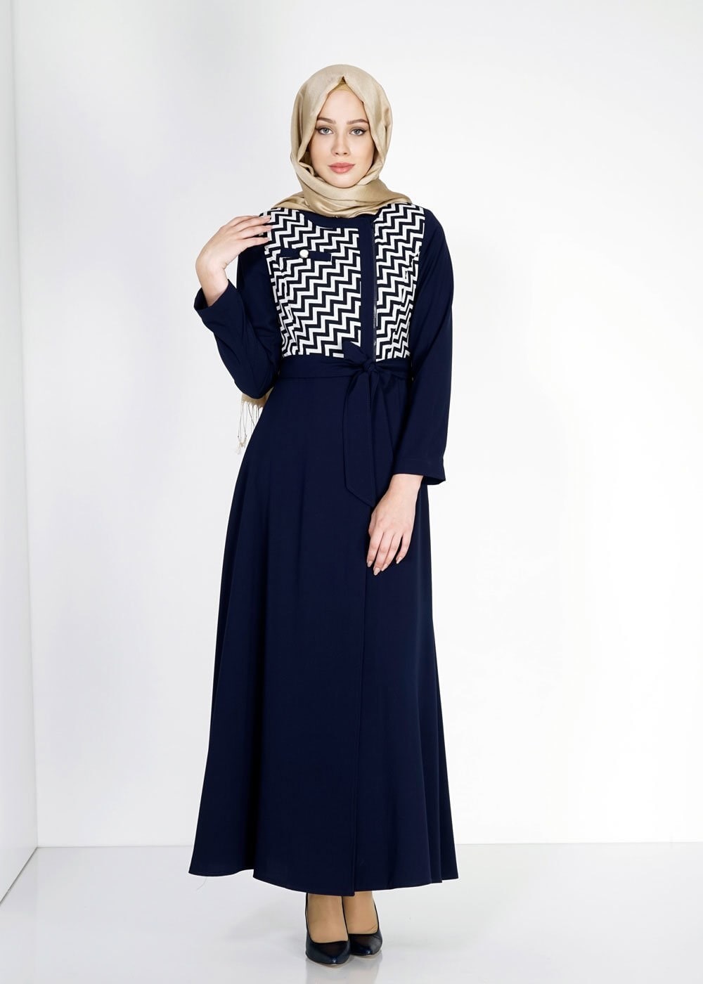 Tesettür giyim LACİVERT ZİKZAK DESENLİ FERMUARLI PARDESÜ 1562