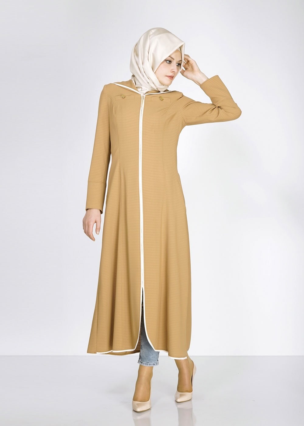 Tesettür giyim SARI KAPÜŞONLU ARKADAN DÜĞMELİ FERMUARLI PARDESÜ 1568