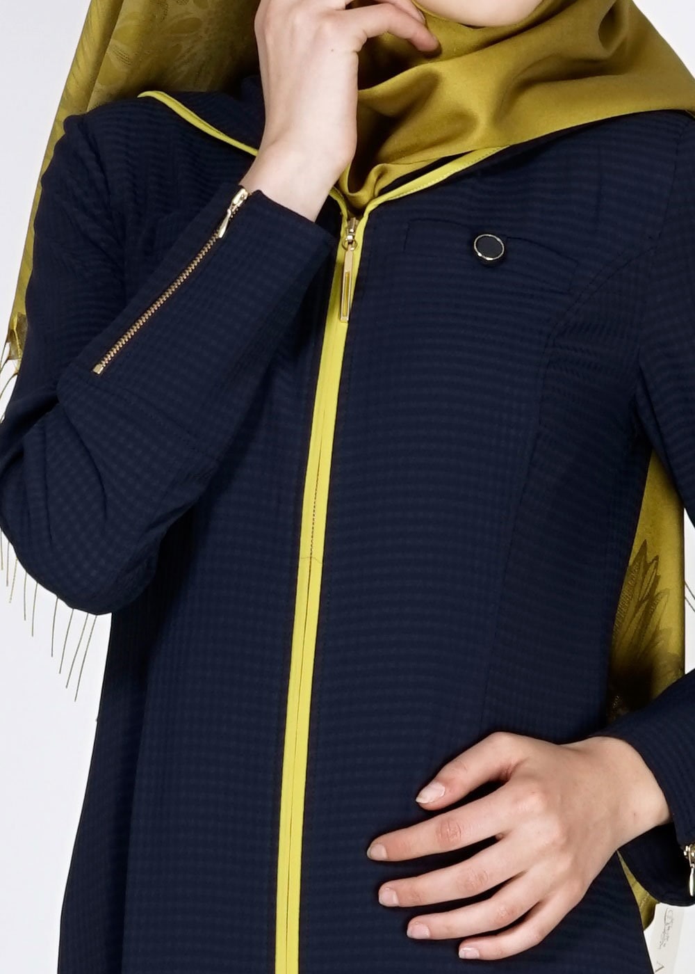 Tesettür giyim LACİVERT KAPÜŞONLU ARKADAN DÜĞMELİ FERMUARLI PARDESÜ 1568