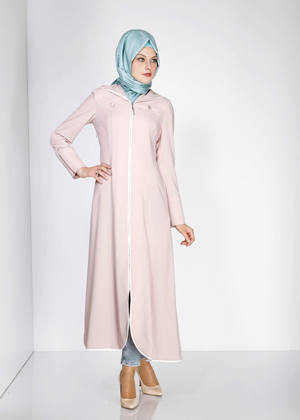 Tesettür giyim PUDRA KAPÜŞONLU ARKADAN DÜĞMELİ FERMUARLI PARDESÜ 1568
