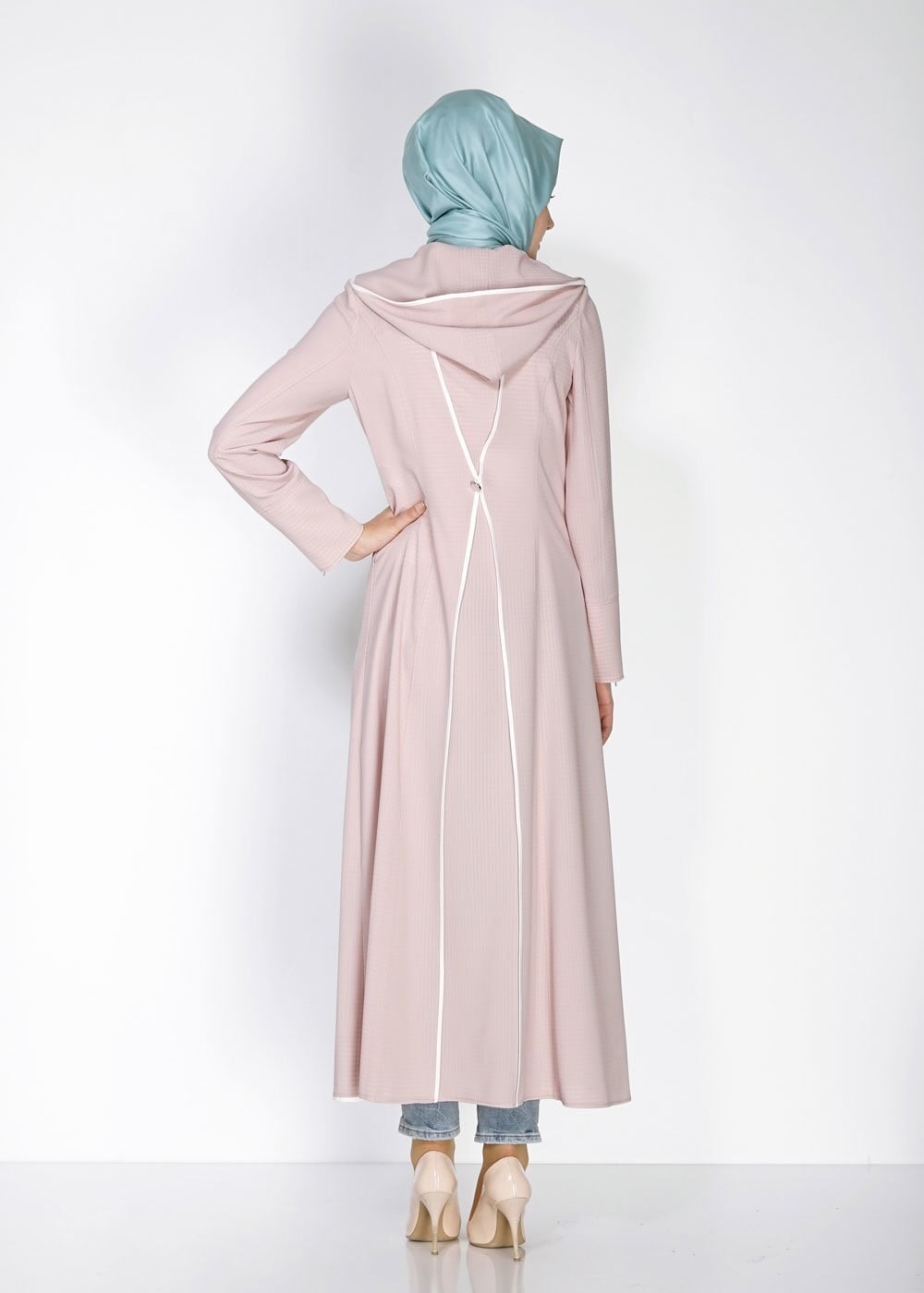 Tesettür giyim PUDRA KAPÜŞONLU ARKADAN DÜĞMELİ FERMUARLI PARDESÜ 1568