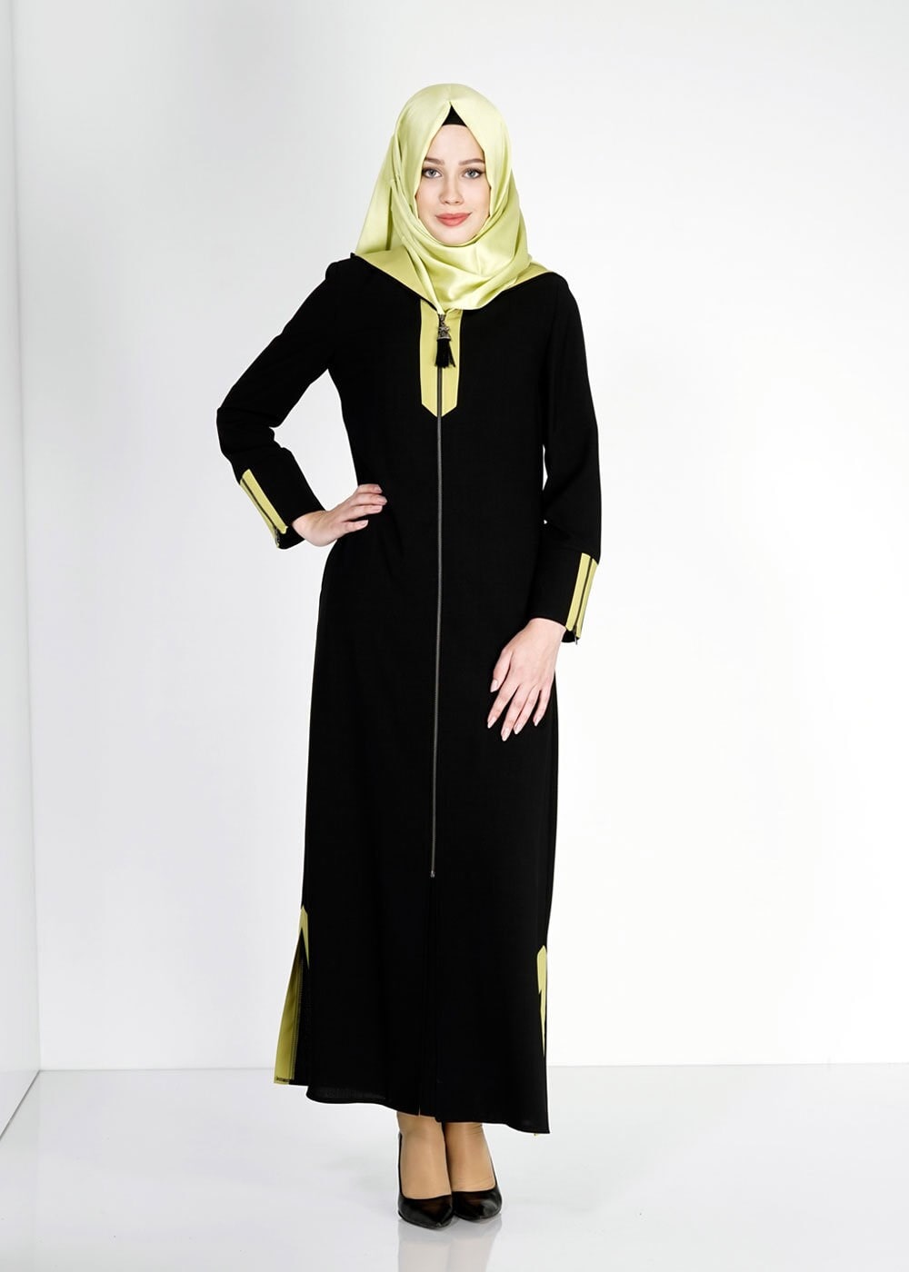 Tesettür giyim SİYAH KAPÜŞONLU FERMUARLI PARDESÜ 1577