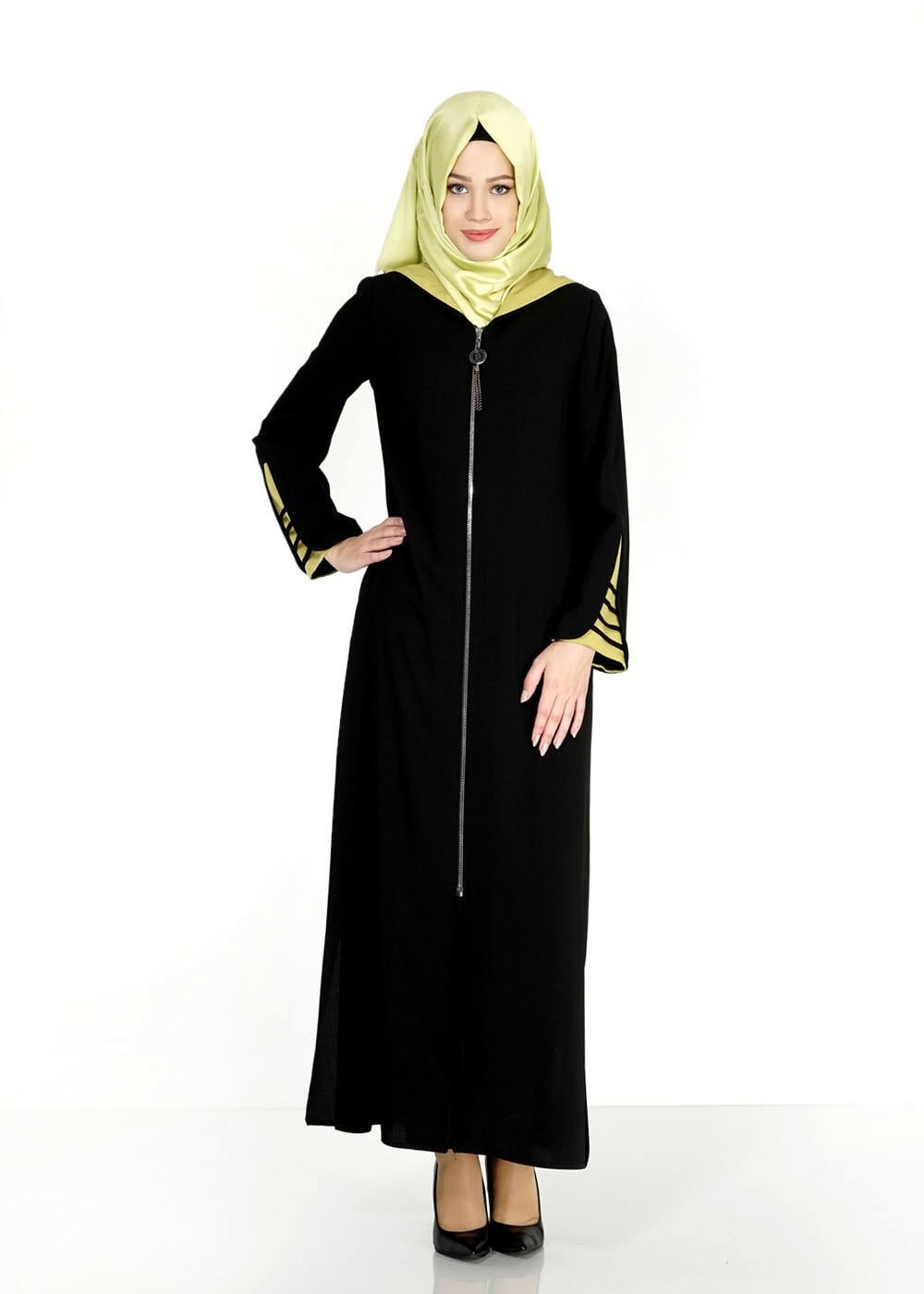 Tesettür giyim SİYAH KAPÜŞONLU ŞERİT DETAYLI PARDESÜ 1578