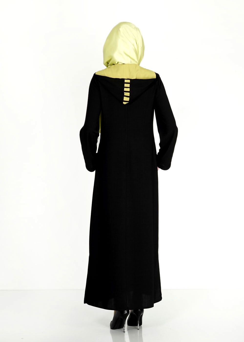 Tesettür giyim SİYAH KAPÜŞONLU ŞERİT DETAYLI PARDESÜ 1578