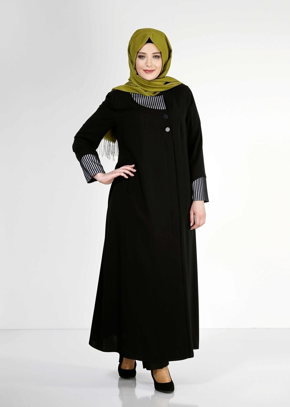 Tesettür giyim SİYAH 1588 Farah Tesettür Pardesü