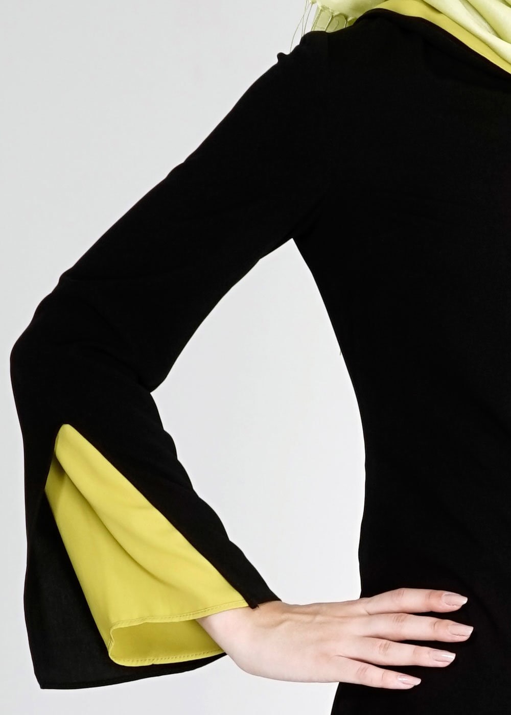 Tesettür giyim SİYAH KAPÜŞONLU İSPANYOL KOL ÇİFT TARAFLI PARDESÜ 1589