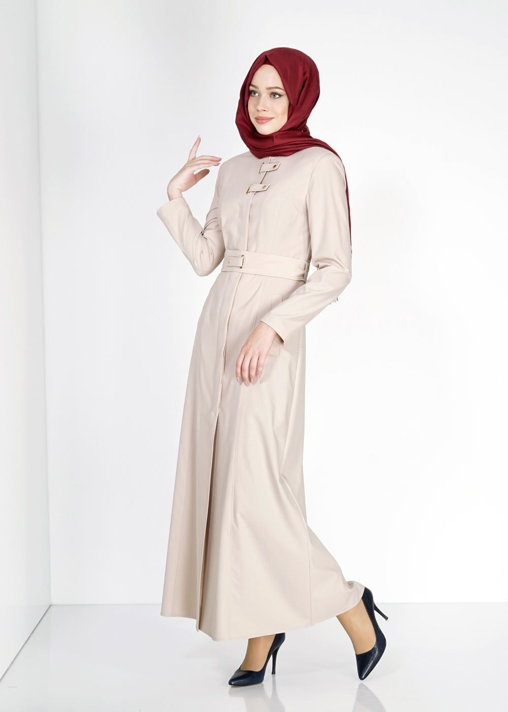 Tesettür giyim BEJ ZIMBA KEMER DETAYLI PARDESÜ 1508-2