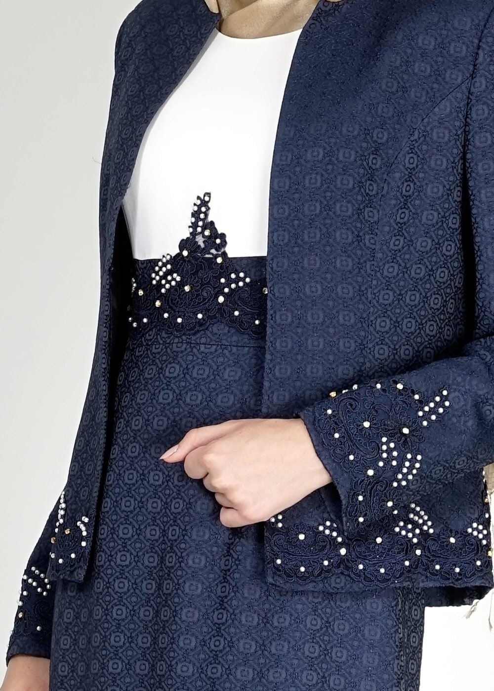 Tesettür giyim LACİVERT NAKIŞ DETAYLI JAKAR İKİLİ ELBİSELİ TAKIM 3121