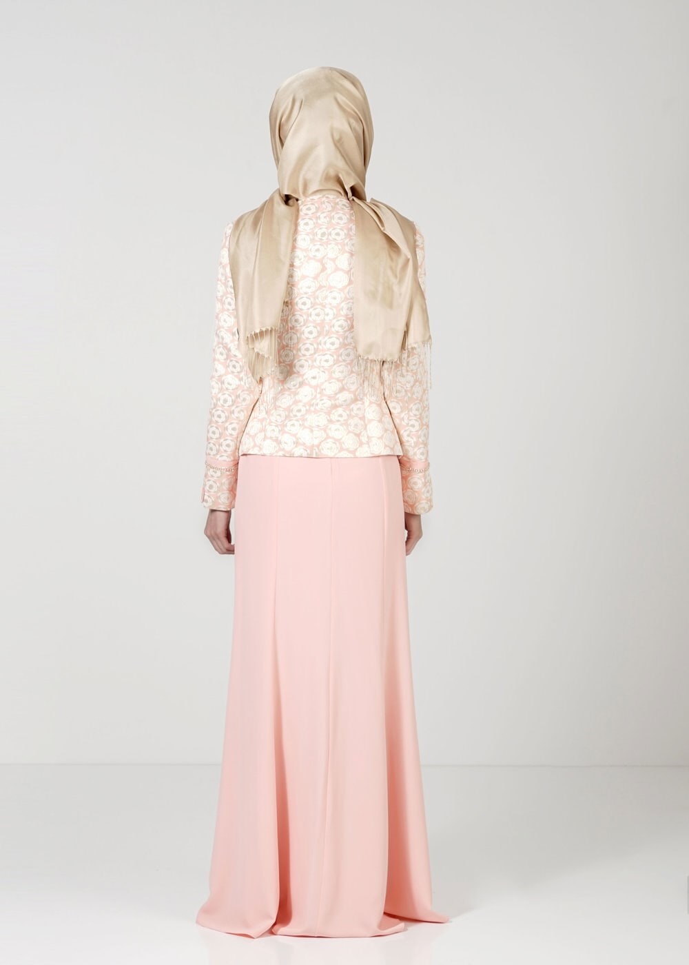 Tesettür giyim PUDRA ÇİÇEK DESENLİ İKİLİ ELBİSELİ TAKIM 3143