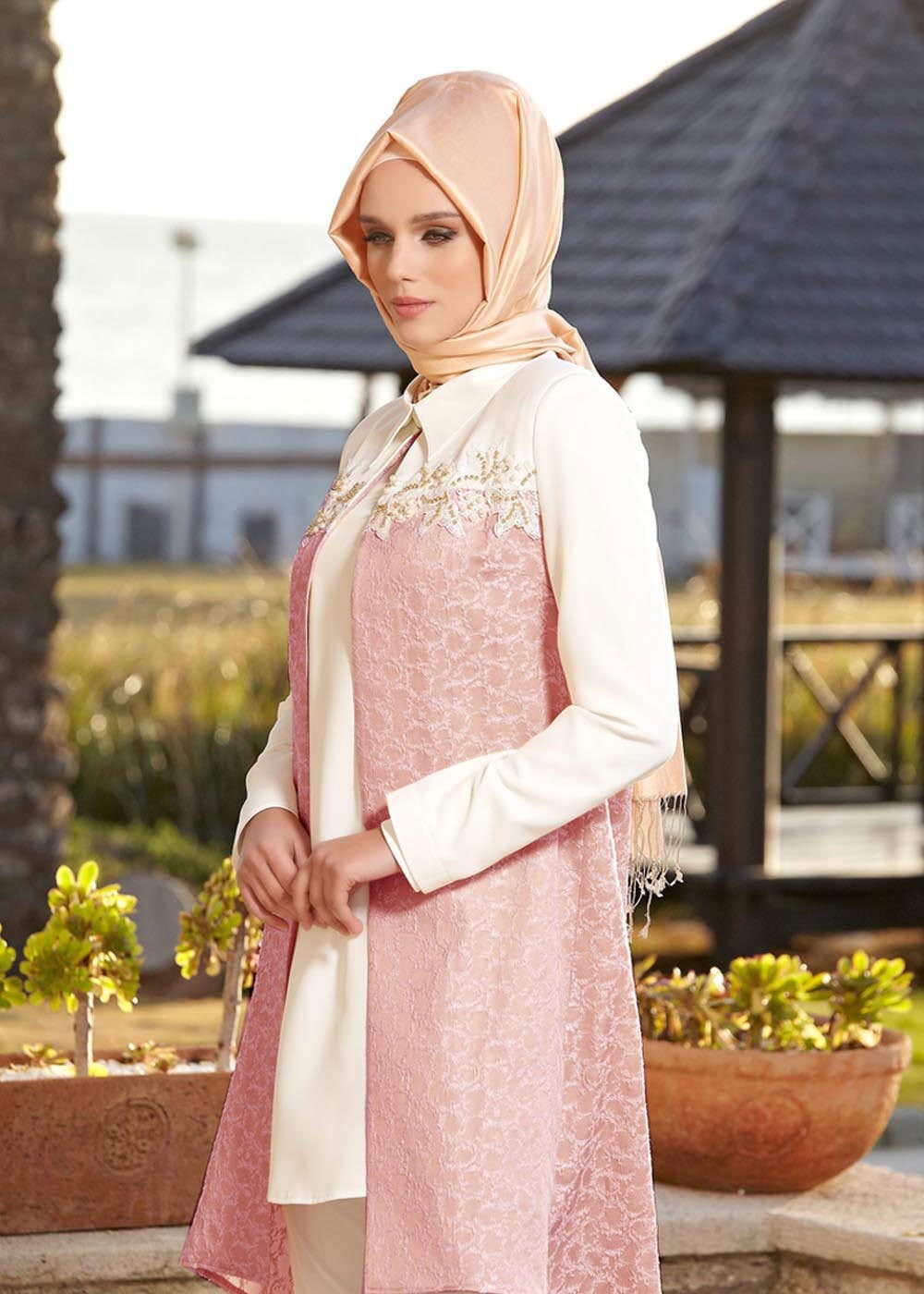 Tesettür giyim PUDRA DESENLİ BONCUK DETAYLI İKİLİ PANTOLONLU TAKIM 3120