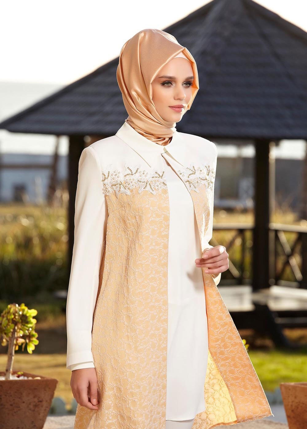 Tesettür giyim PUDRA DESENLİ BONCUK DETAYLI İKİLİ PANTOLONLU TAKIM 3120