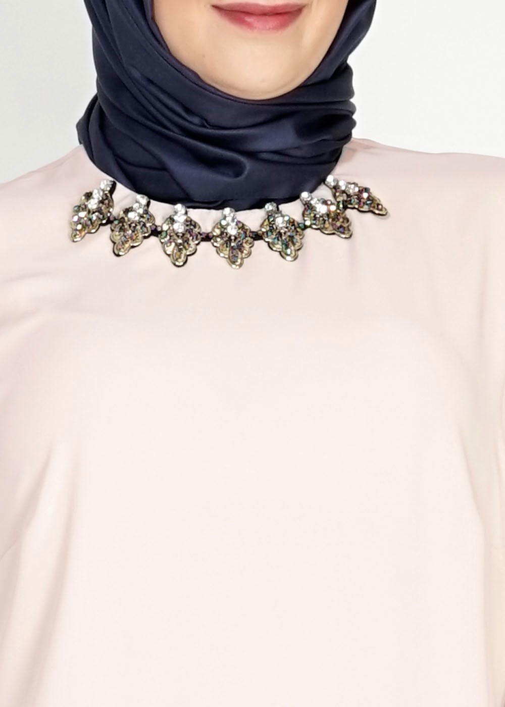 Tesettür giyim BEJ TAŞ İŞLEME DETAYLI TUNİK 2477