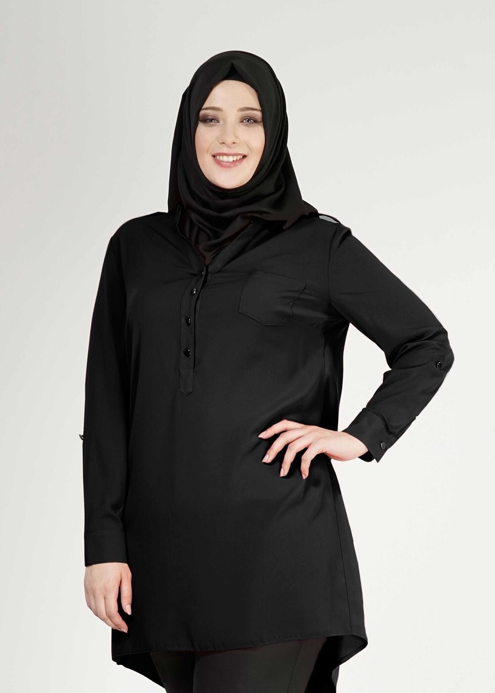 Tesettür giyim SİYAH DÜĞME DETAYLI TUNİK 2478 