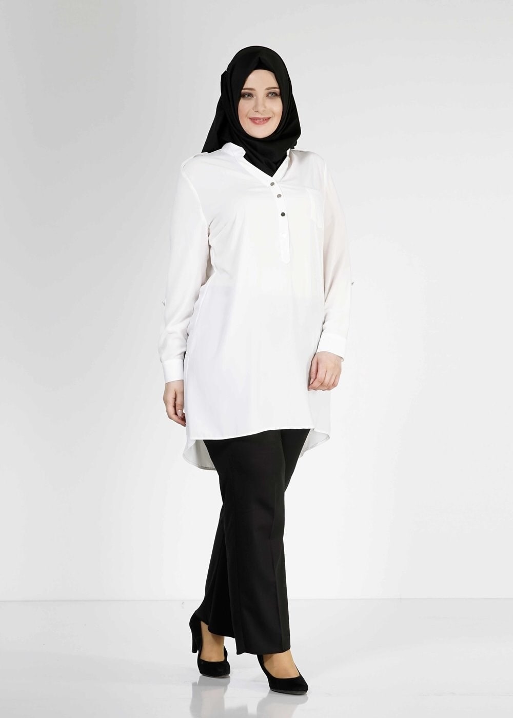 Tesettür giyim BEYAZ DÜĞME DETAYLI TUNİK 2478 