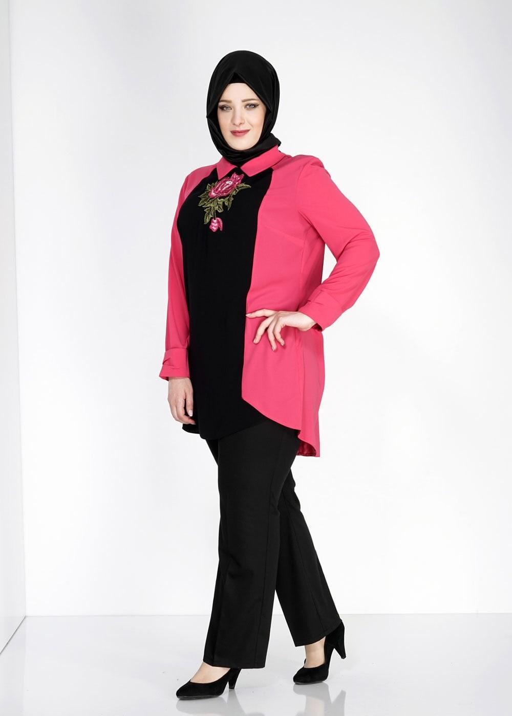 Tesettür giyim FUŞYA ÇİÇEK NAKIŞLI TUNİK 2486