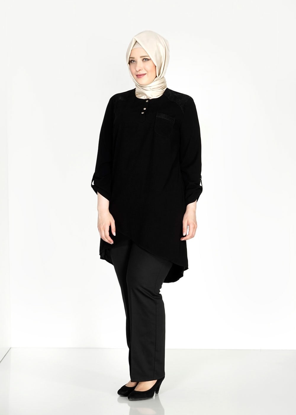Tesettür giyim SİYAH CEP DETAYLI TUNİK 2488