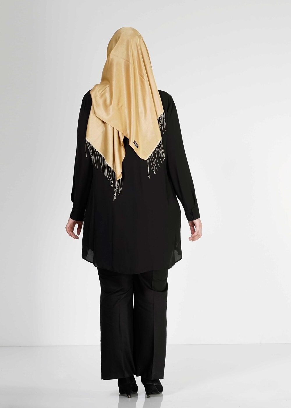 Tesettür giyim SİYAH NAKIŞ DETAYLI TUNİK  2490 