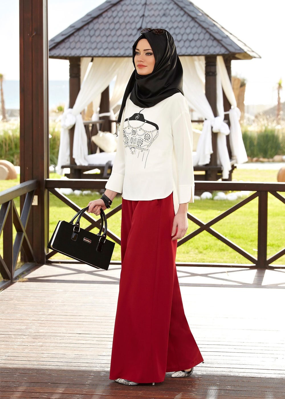 Tesettür giyim BEYAZ BASKI DETAYLI TUNİK 4592