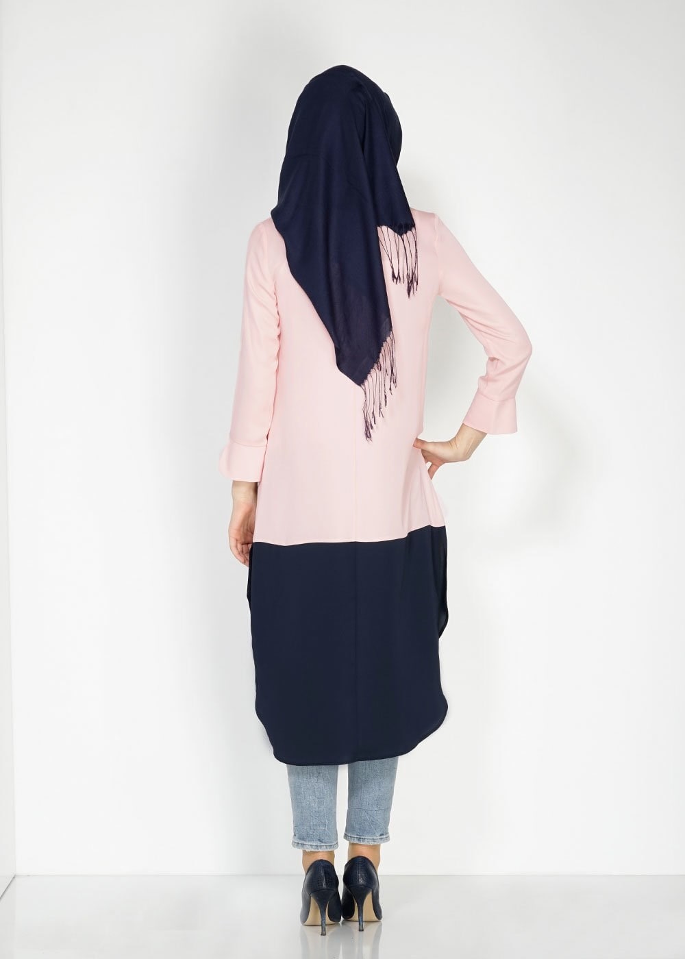 Tesettür giyim PUDRA TAŞ İŞLEMELİ YANI YIRTMAÇLI UZUN TUNİK  4608 