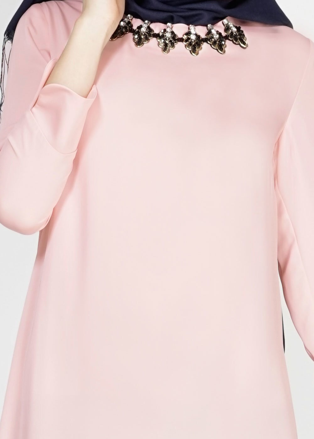 Tesettür giyim PUDRA TAŞ İŞLEMELİ YANI YIRTMAÇLI UZUN TUNİK  4608 