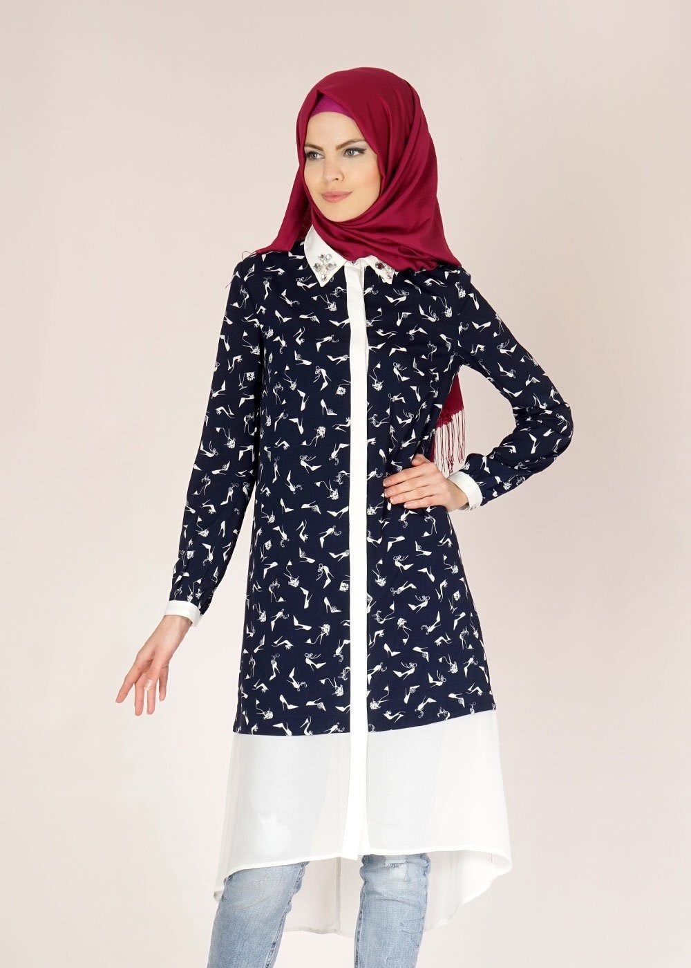 Tesettür giyim LACİVERT DESENLİ TAŞ DETAYLI TUNİK 4618