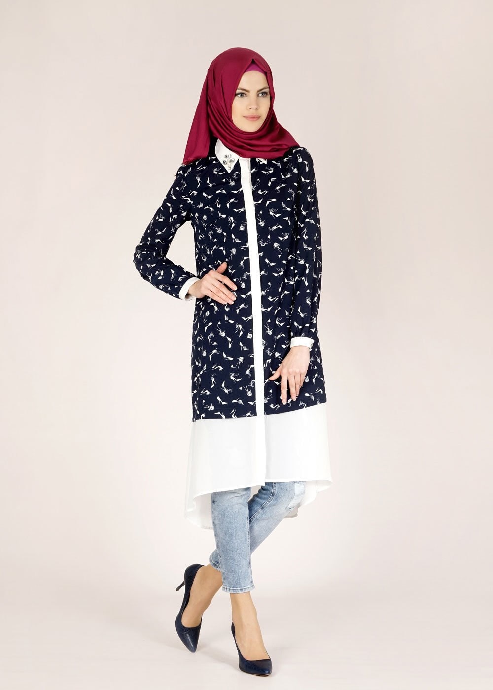 Tesettür giyim LACİVERT DESENLİ TAŞ DETAYLI TUNİK 4618