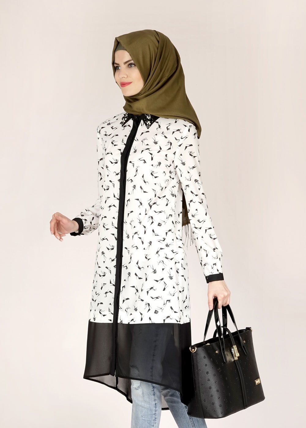 Tesettür giyim BEJ DESENLİ TAŞ DETAYLI TUNİK 4618