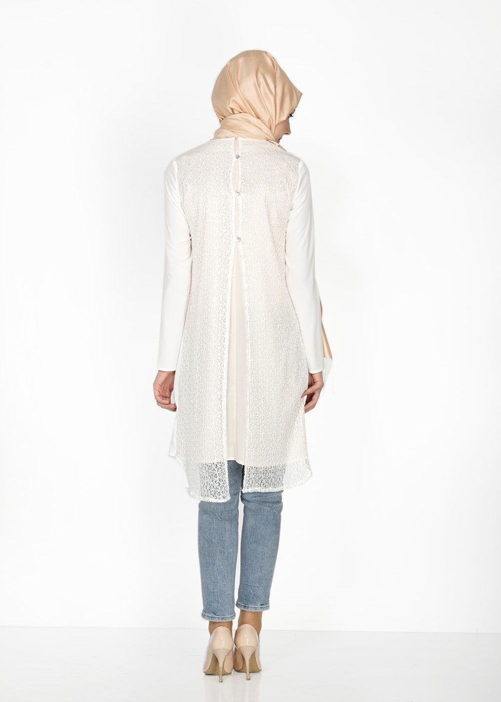 Tesettür giyim BEYAZ ASİMETRİK KESİM TAŞ DÜĞME DETAYLI TUNİK 4621