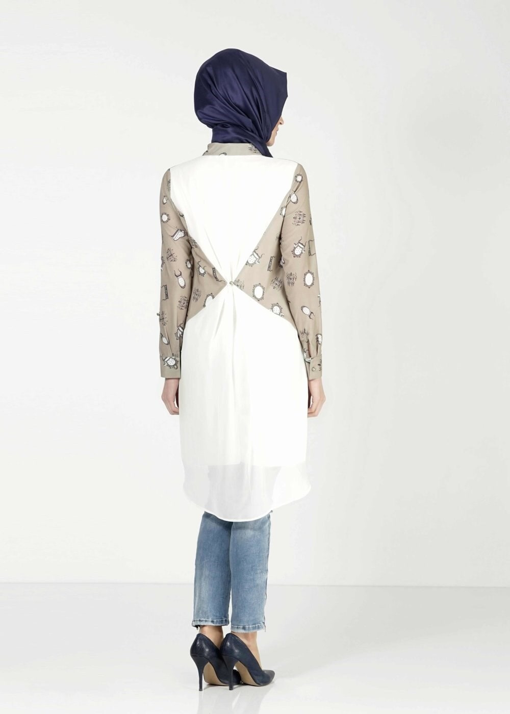 Tesettür giyim HAKİ DESENLİ ARKASI TÜL DETAYLI TUNİK 4624