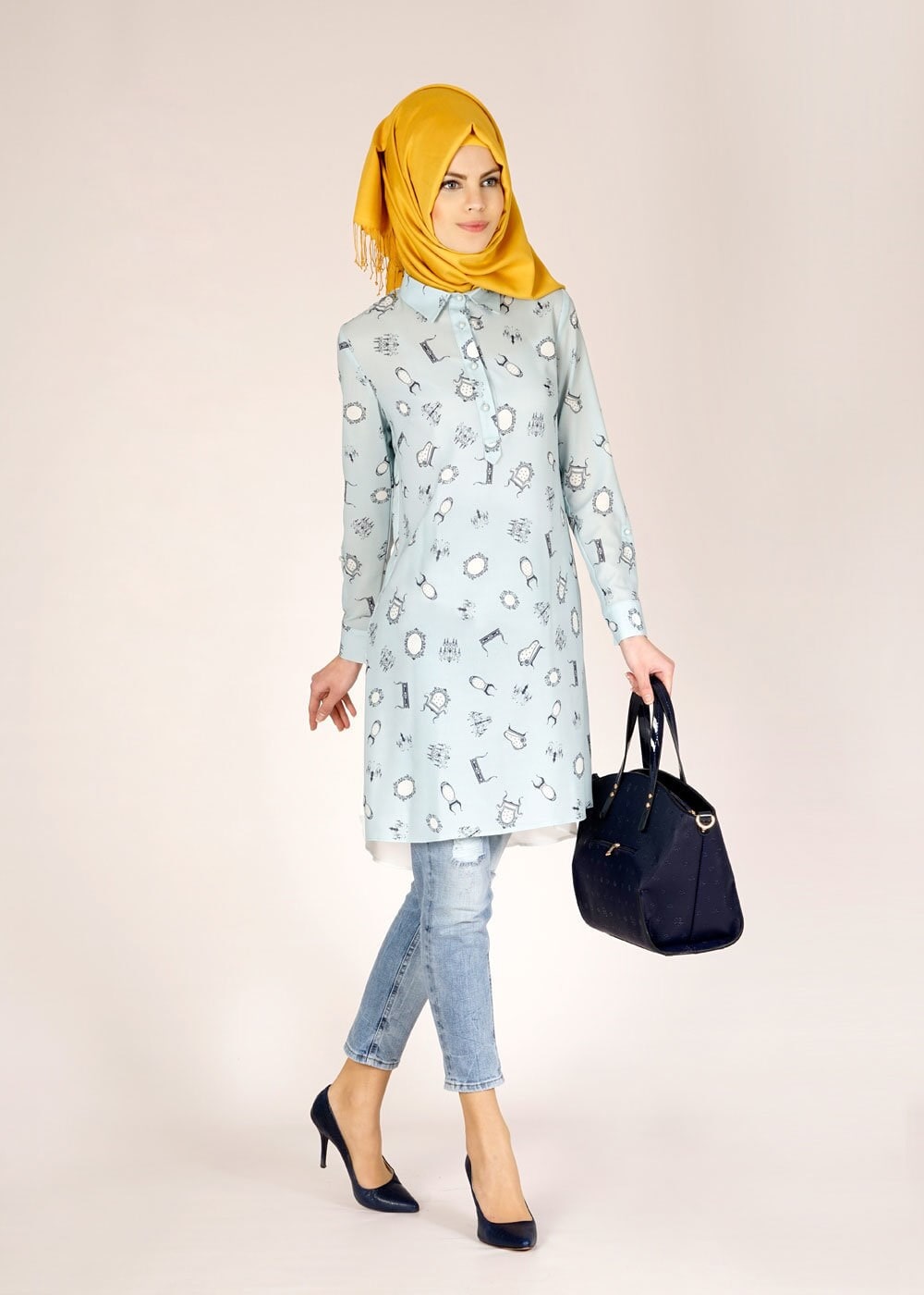 Tesettür giyim MAVİ DESENLİ ARKASI TÜL DETAYLI TUNİK 4624