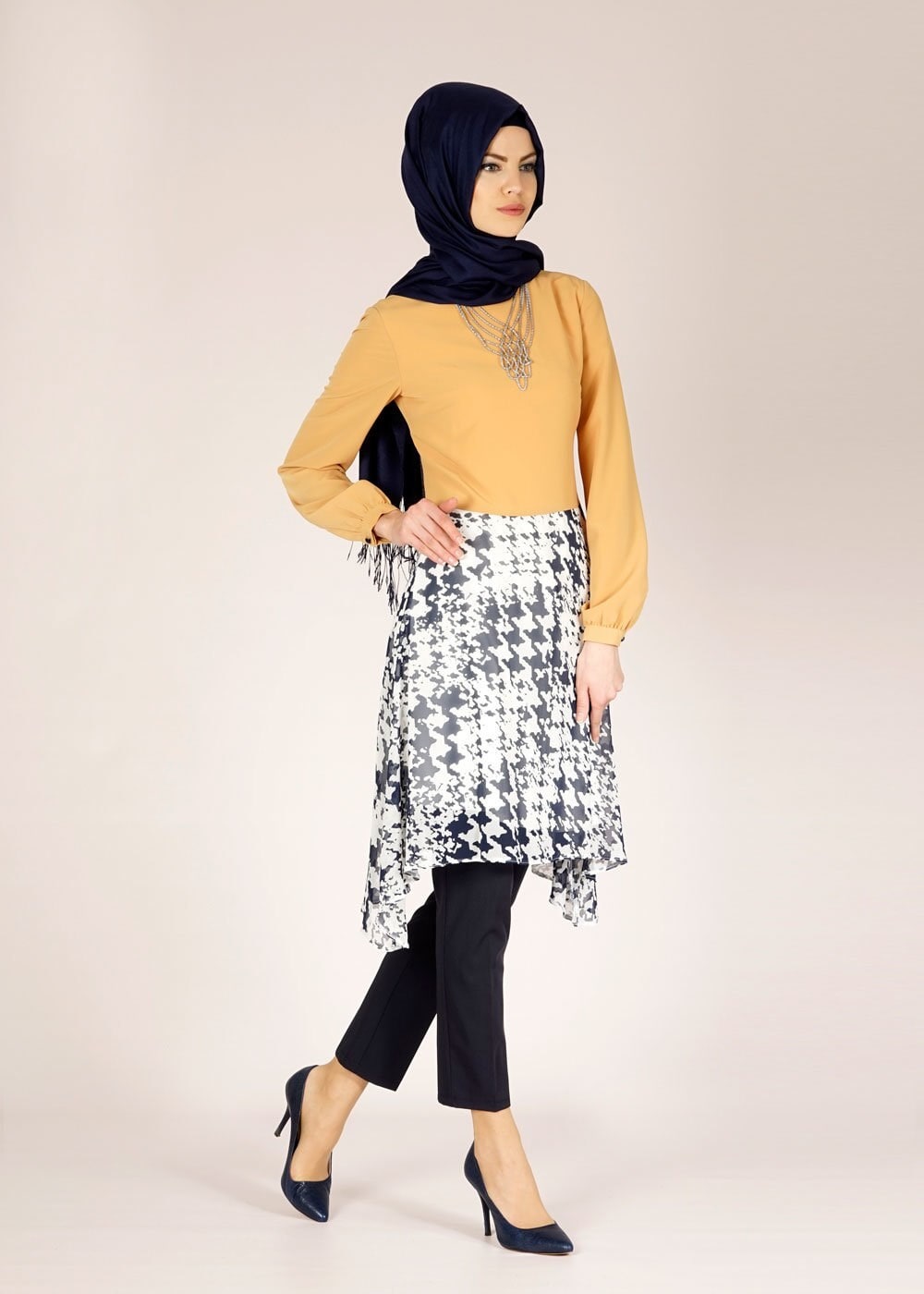 Tesettür giyim SARI ASİMETRİK KESİM DESENLİ TUNİK 4642