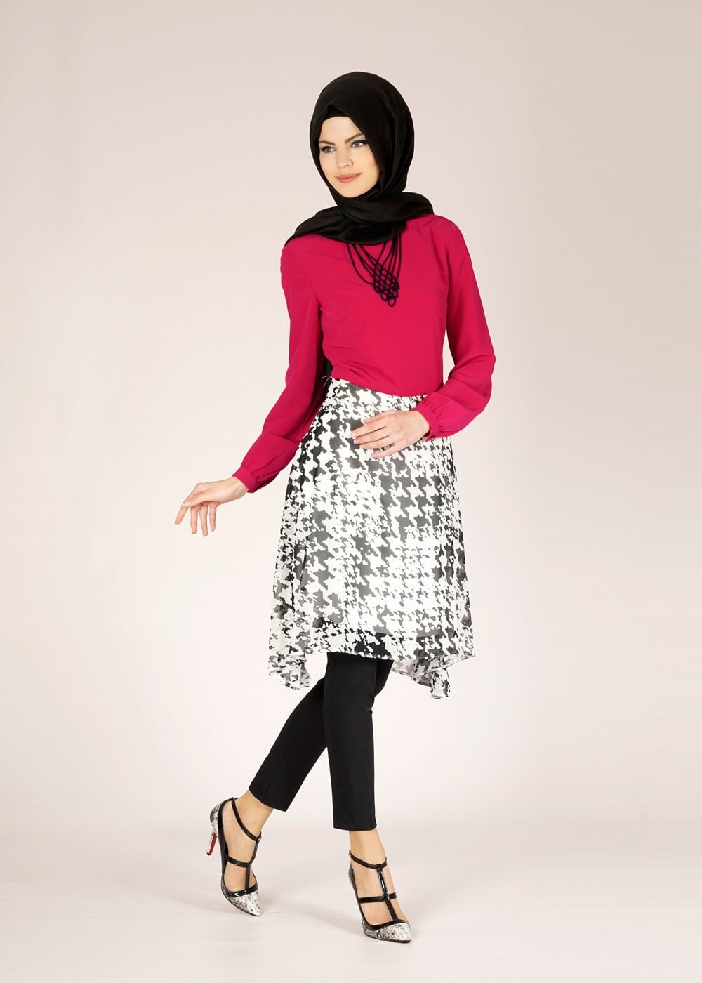 Tesettür giyim FUŞYA ASİMETRİK KESİM DESENLİ TUNİK 4642