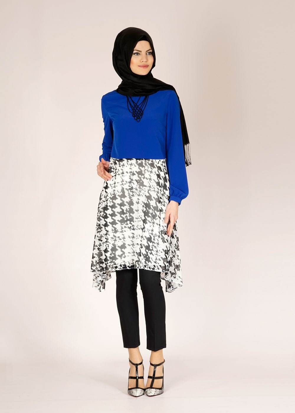 Tesettür giyim LACİVERT ASİMETRİK KESİM DESENLİ TUNİK 4642