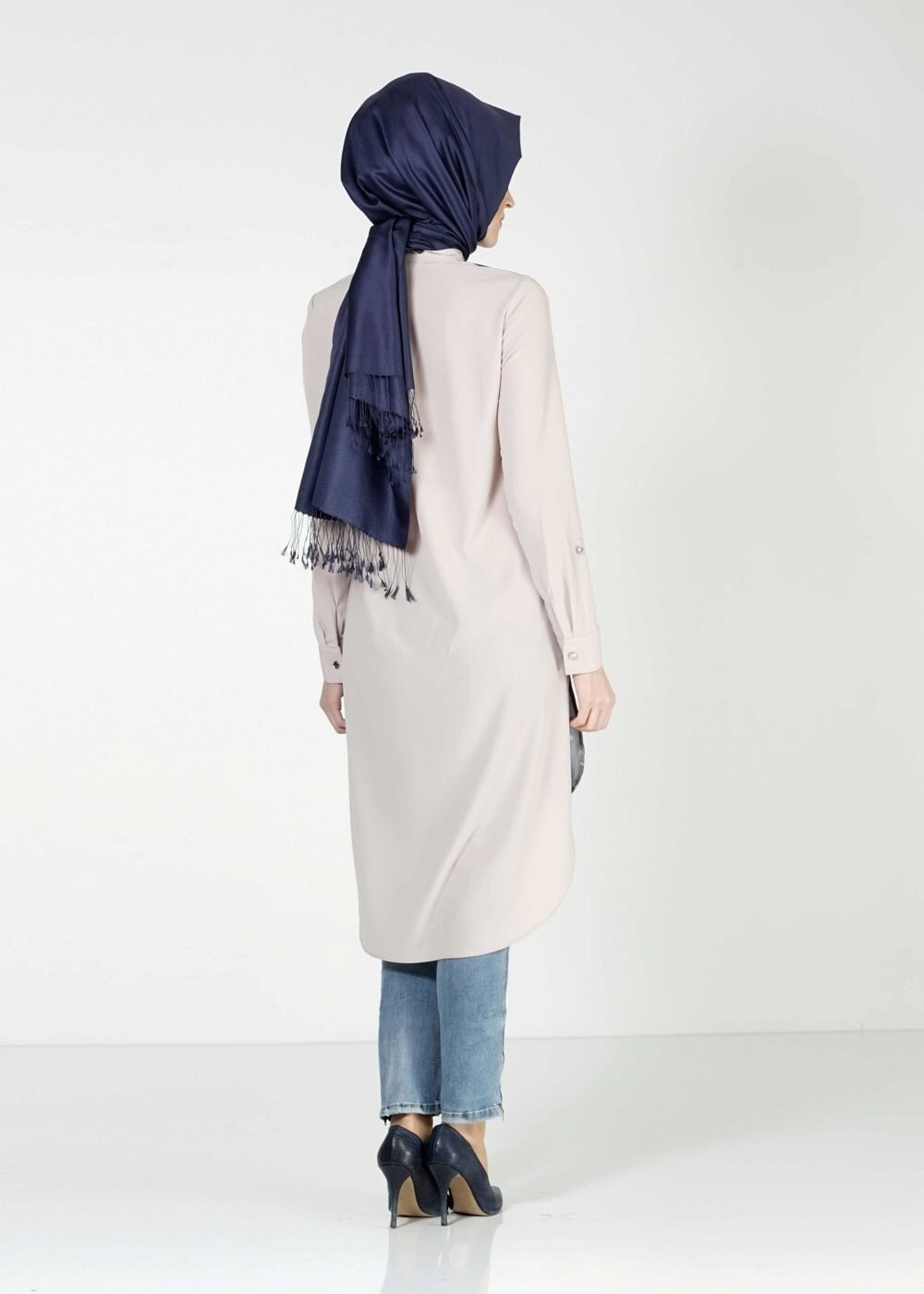 Tesettür giyim BEJ ASİMETRİK KESİM DESENLİ TUNİK 4646