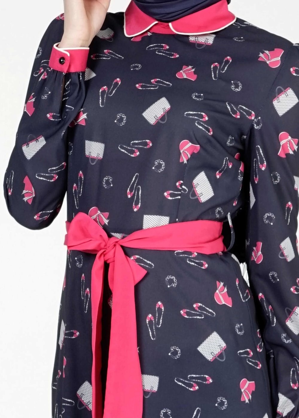 Tesettür giyim LACİVERT DESENLİ BEBEK YAKALI TUNİK 4679