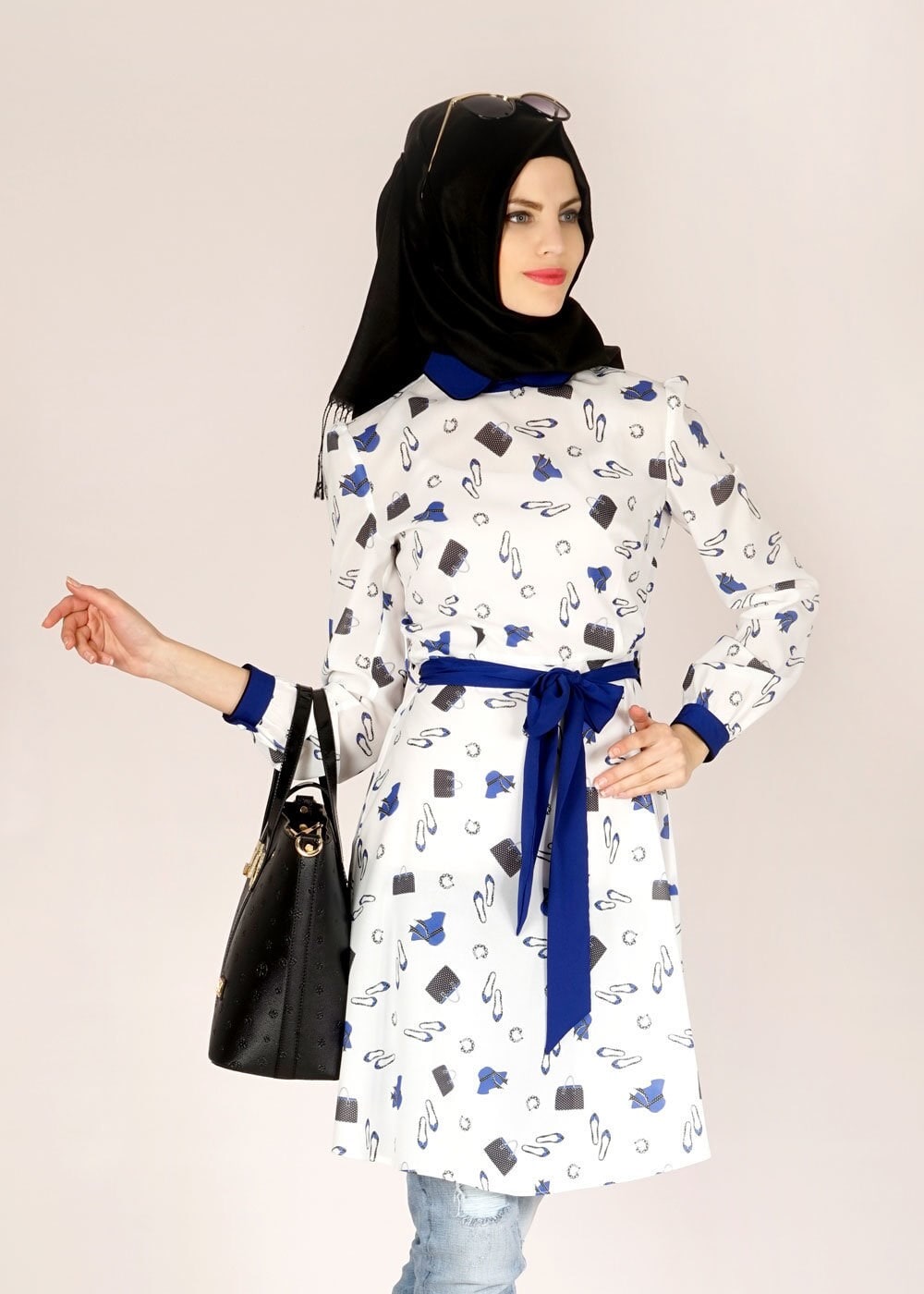 Tesettür giyim EKRU DESENLİ BEBEK YAKALI TUNİK 4679
