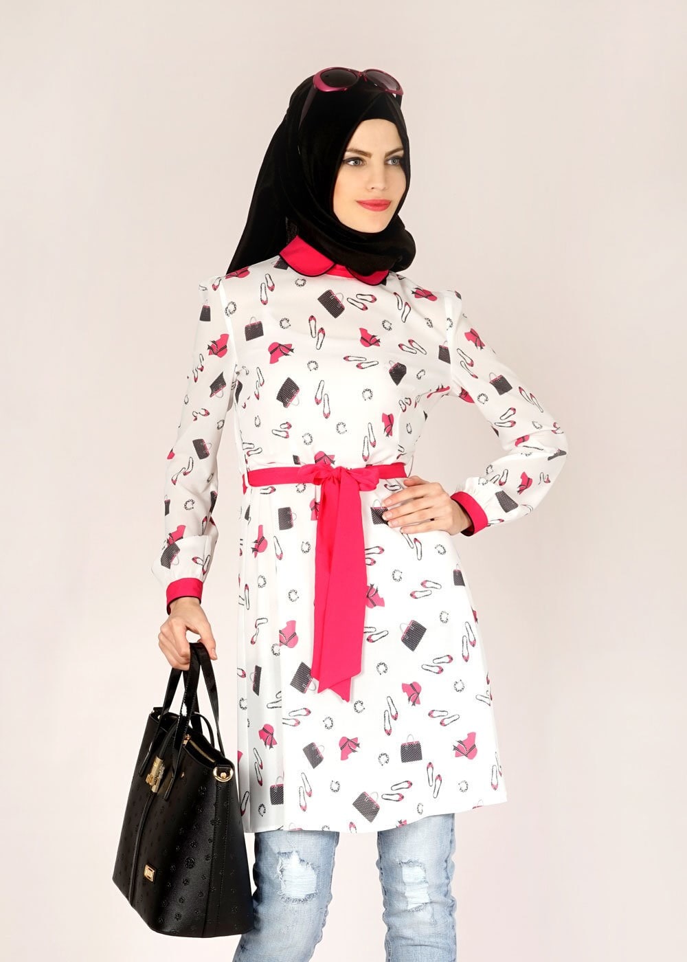 Tesettür giyim EKRU DESENLİ BEBEK YAKALI TUNİK 4679